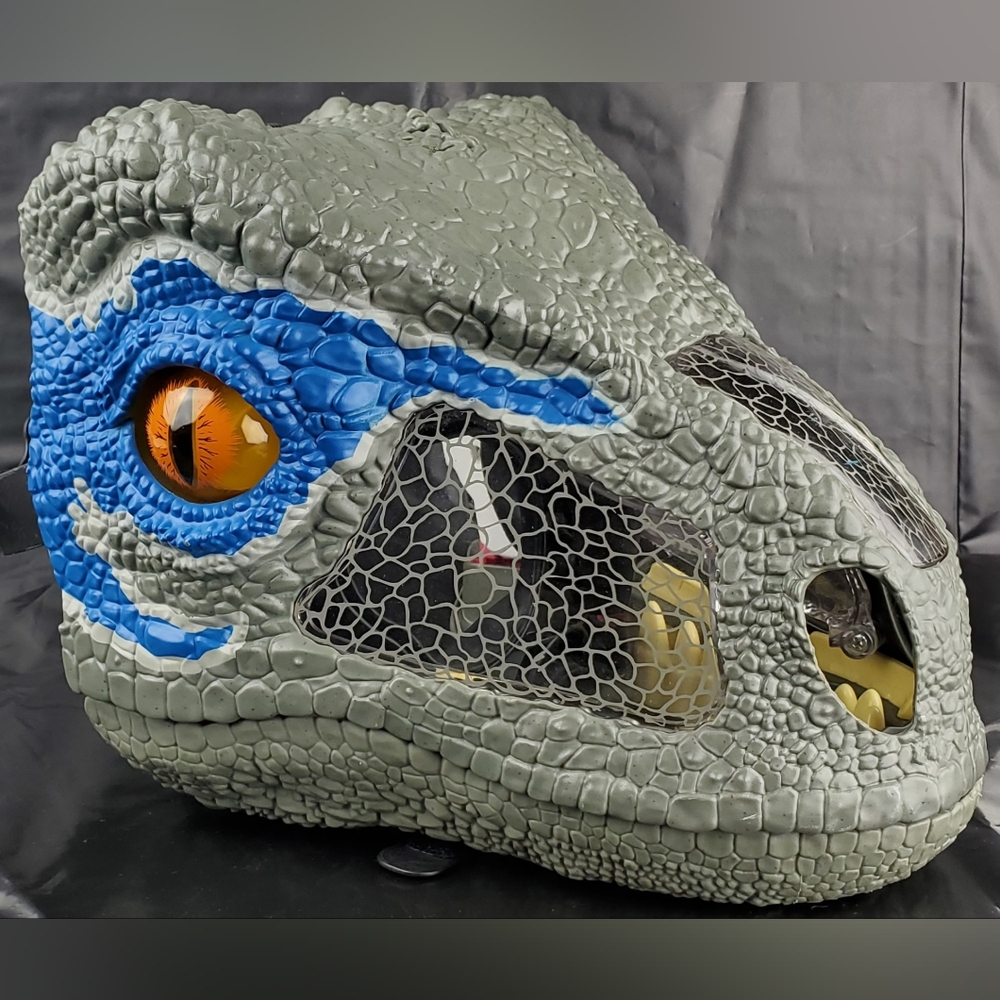 Mattel 2017 Jurassic World Velociraptor Blue Chomp 'N Roar Mask FMB74 WORKS EUC